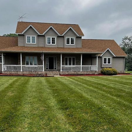 House On Grass Runway With Fly-In/Fly-Out Access Villa Tecumseh Екстериор снимка