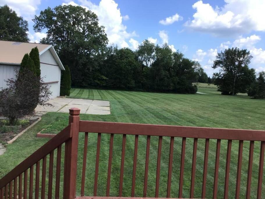 House On Grass Runway With Fly-In/Fly-Out Access Villa Tecumseh Екстериор снимка