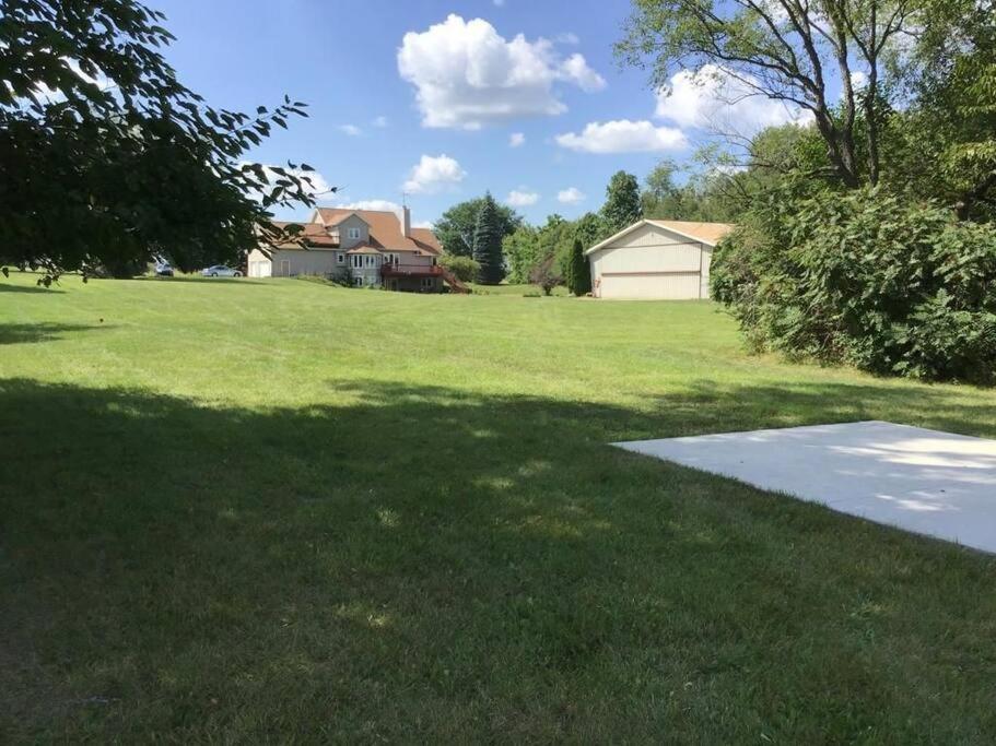 House On Grass Runway With Fly-In/Fly-Out Access Villa Tecumseh Екстериор снимка