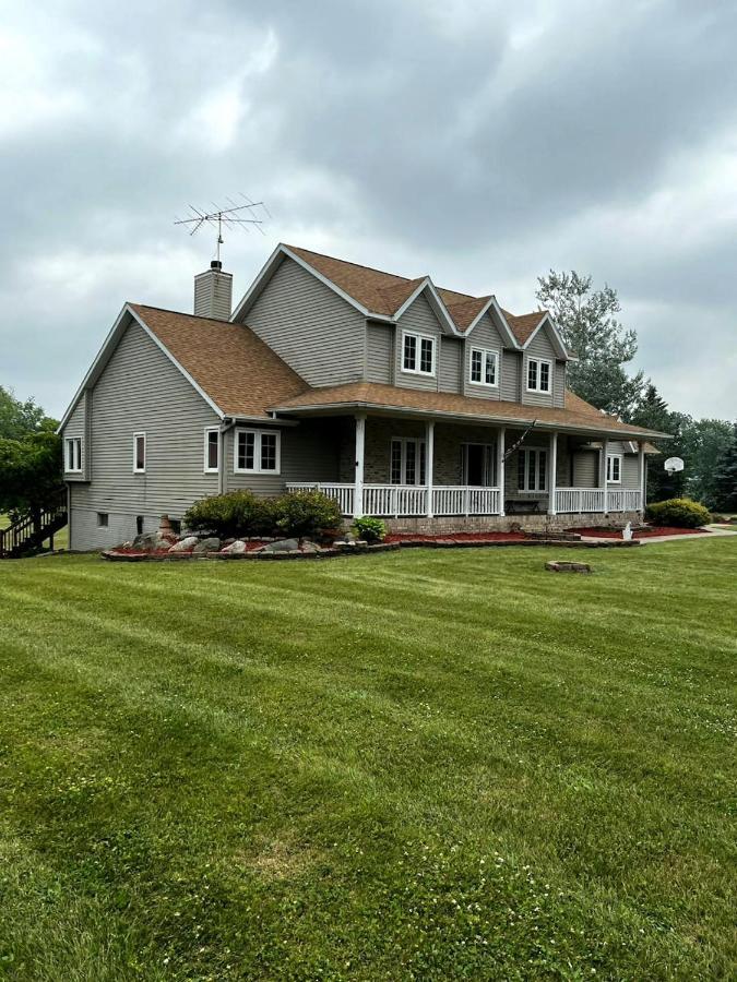 House On Grass Runway With Fly-In/Fly-Out Access Villa Tecumseh Екстериор снимка